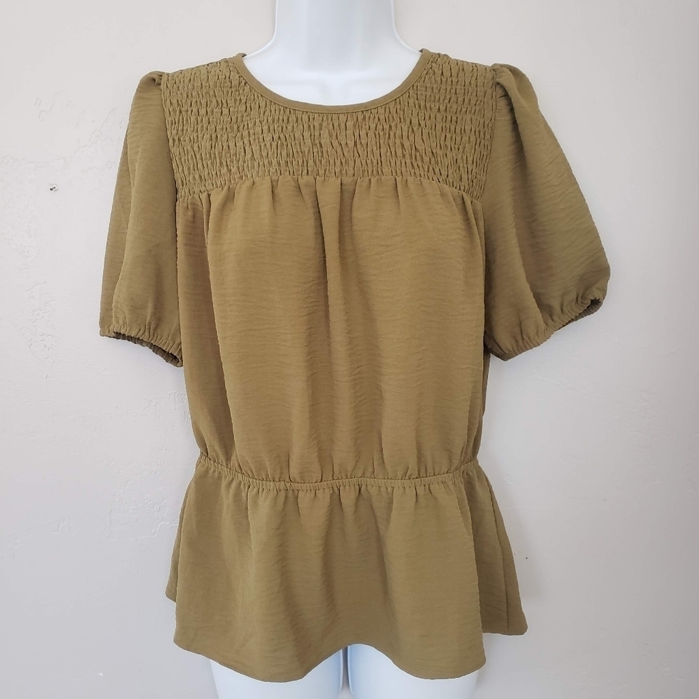 Nine West Women's Medium Chartreuse Green Short Sleeve Blouse Peplum Keyhole Top